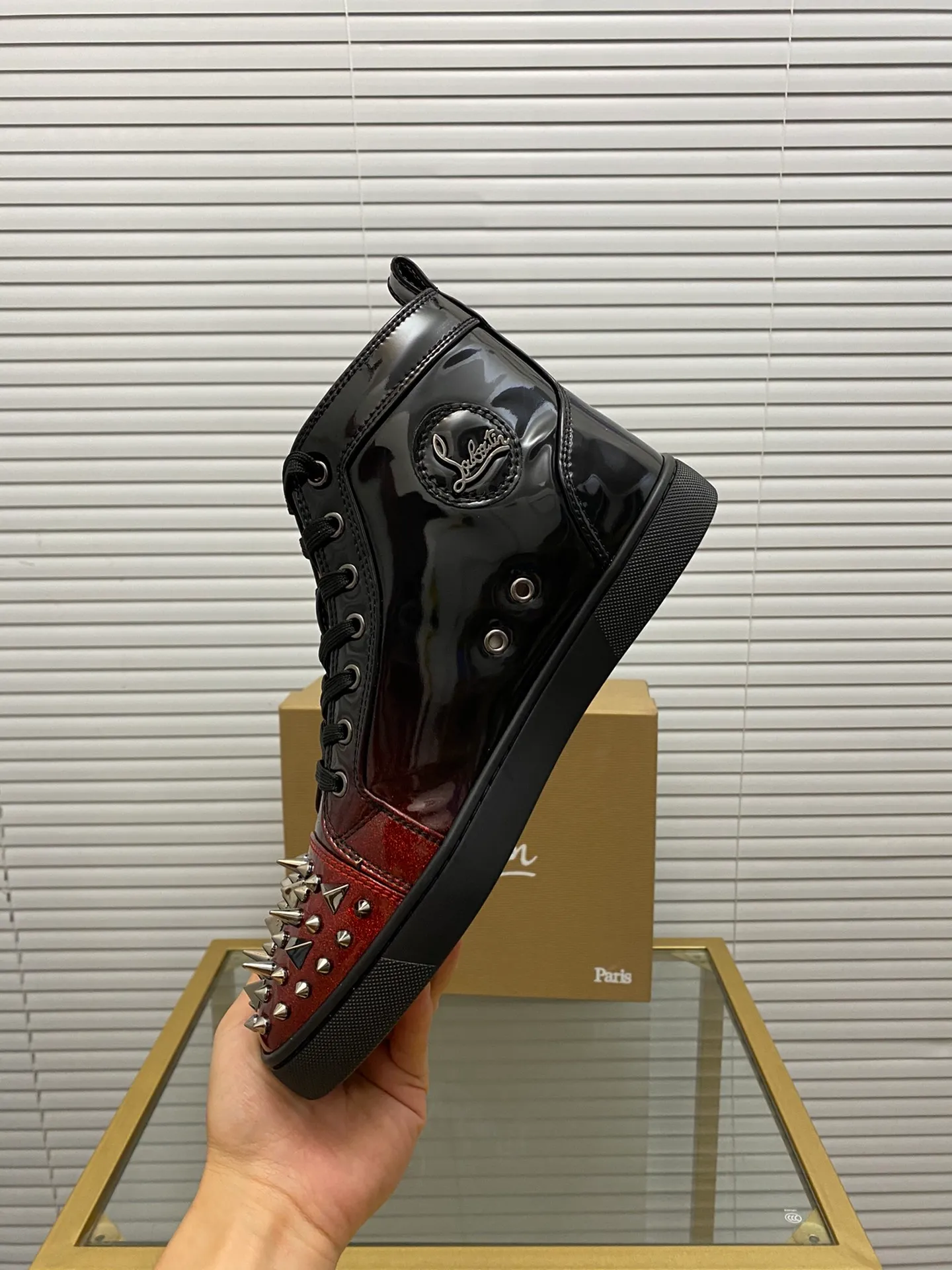 (Customized model) Ex-factory price is 540. christian louboutin (CL red sole shoes) counter series, casual sneakers for couples 📢 📢 📢 Exclusive hot style release 🎈🎈💪 Movable latex feet 👻 Finished outsole line [Proud] 😝Female 35-40# Male 38#-46, global supply😝 [Top version]: Original imported genuine leather upper, top original leather lining, original molded TPU outsole, original 1:1 detail processing, original shoe last,